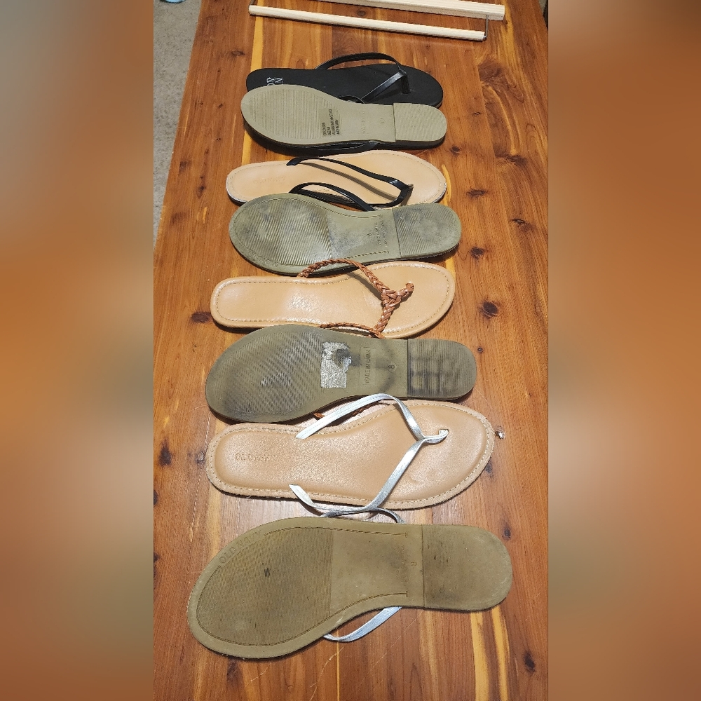 Flip flops/ sandals size 8